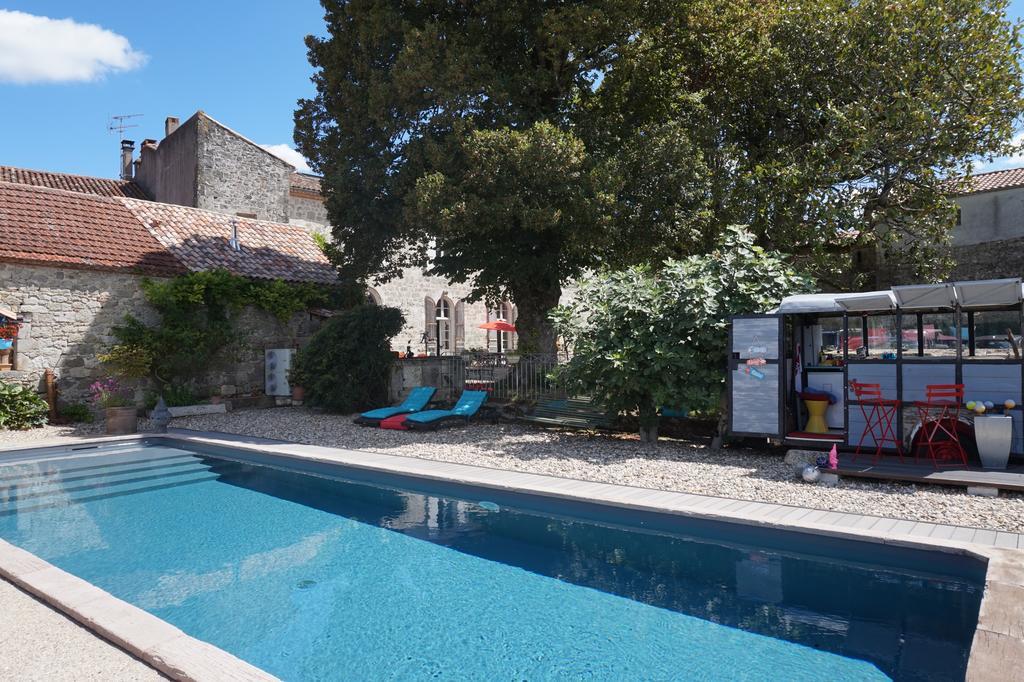 Bed and Breakfast Au Bonheur D'Alphonse Lusignan-Petit Exteriér fotografie